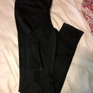 Black ripped skinny jeans